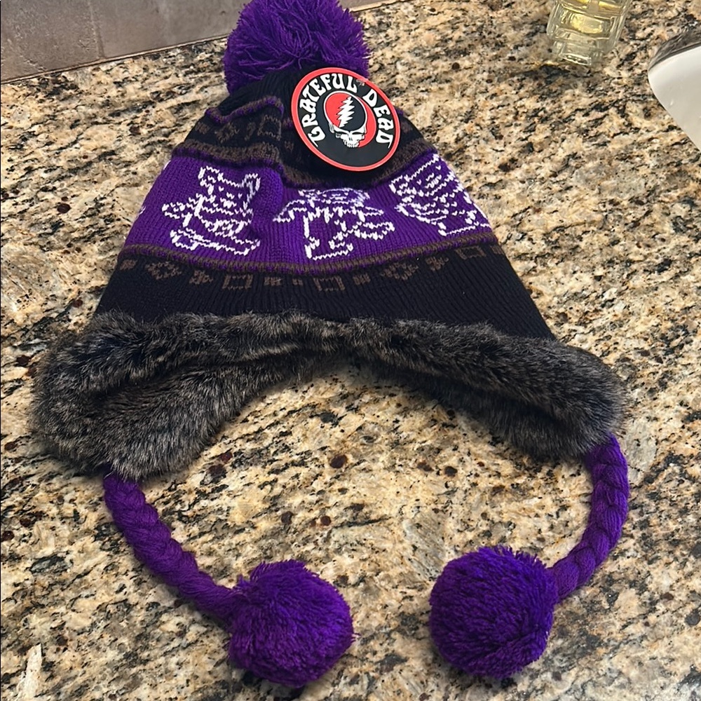 Grateful Dead winter hat with faux fur! NWT ⚡️💜 ⚡️